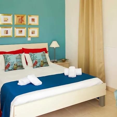 Elena Villa Coral Bay